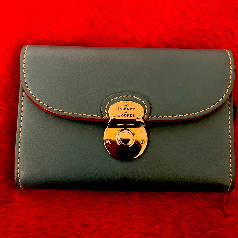DOONEY& BURKE ladies Wallet